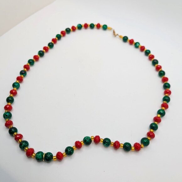 Christmas Faceted Red Green Glass Beads 22” Gold Tone Necklace Chocker Toggle - Picture 1 of 6